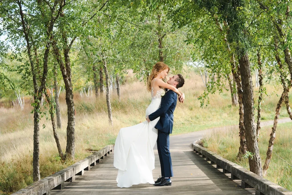 Wedding portraits at The Glen Club in Glenview
