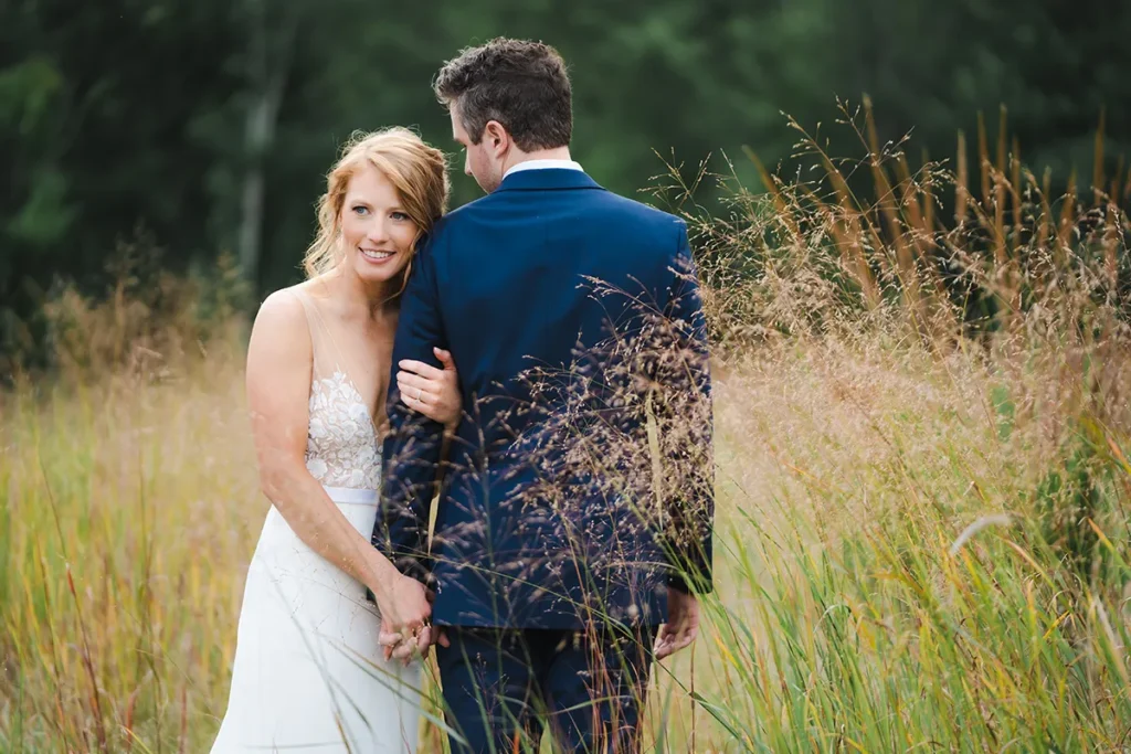 Elegant wedding portraits at The Glen Club golf course