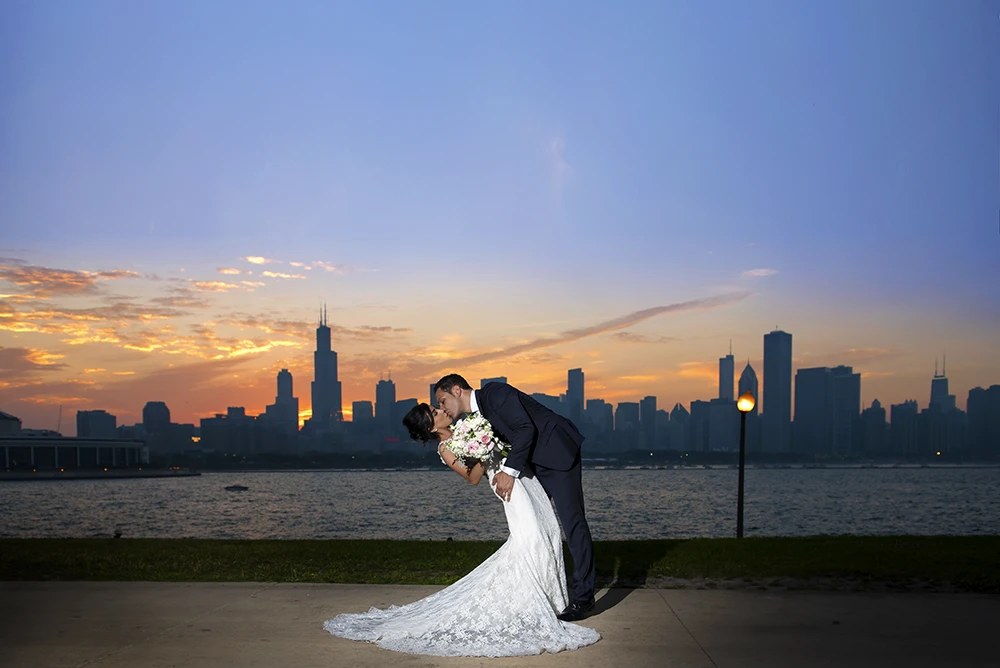 skyline view wedding portrait chicago wedding photographer