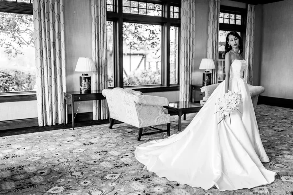 bride portrait at sunset ridge club wedding